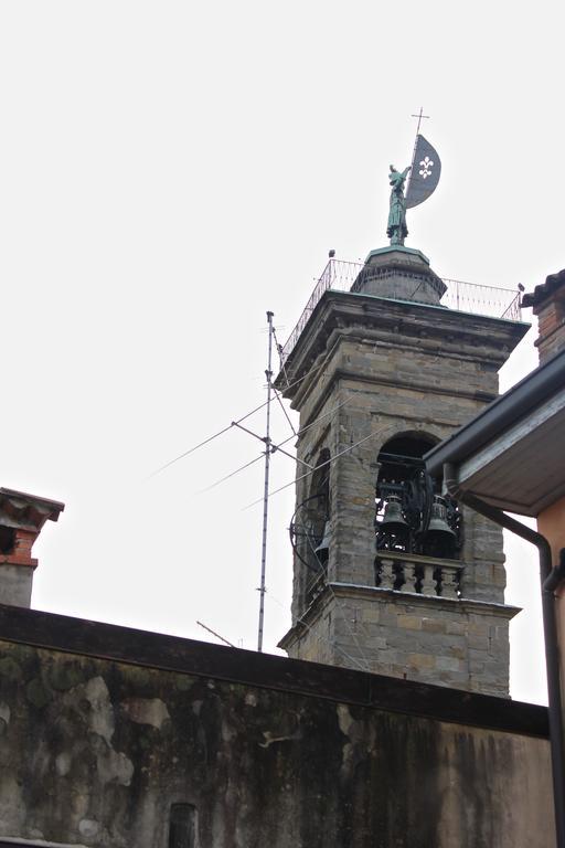 Casa Vacanza Fontana Del Delfino Bérgamo Habitación foto